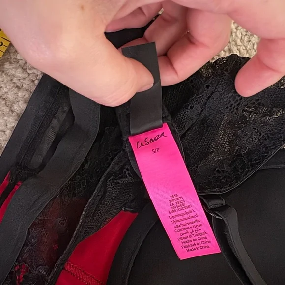 La SENZA Red and Black Lace Longline Bra & Thong Set - Picture 5 of 8